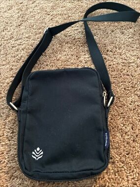 Marquise Black Compact Messenger Crossbody Bag